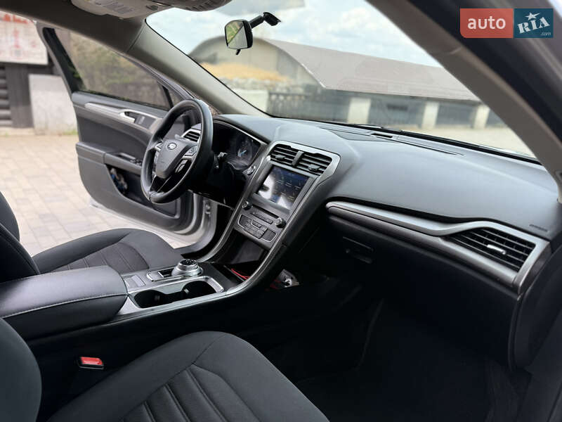 Седан Ford Fusion 2018 в Днепре