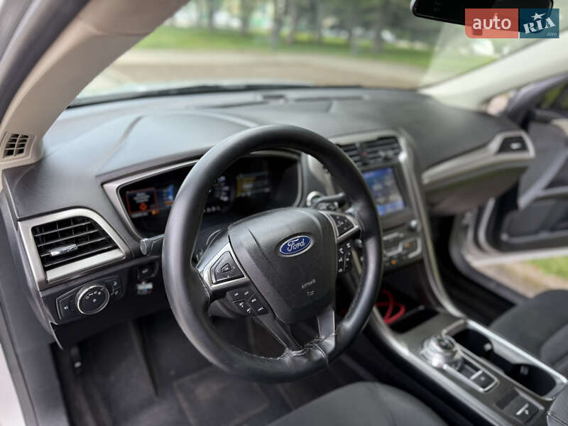 Седан Ford Fusion 2018 в Днепре