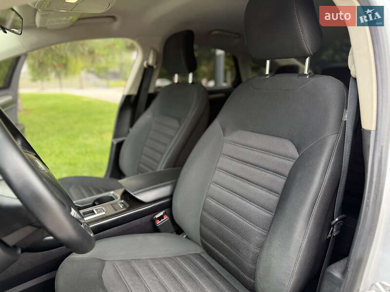 Седан Ford Fusion 2018 в Днепре