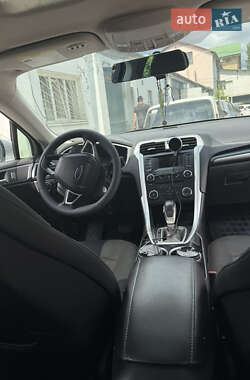 Седан Ford Fusion 2013 в 
