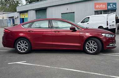 Седан Ford Fusion 2017 в 