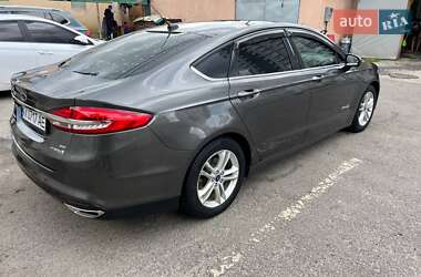Седан Ford Fusion 2018 в 