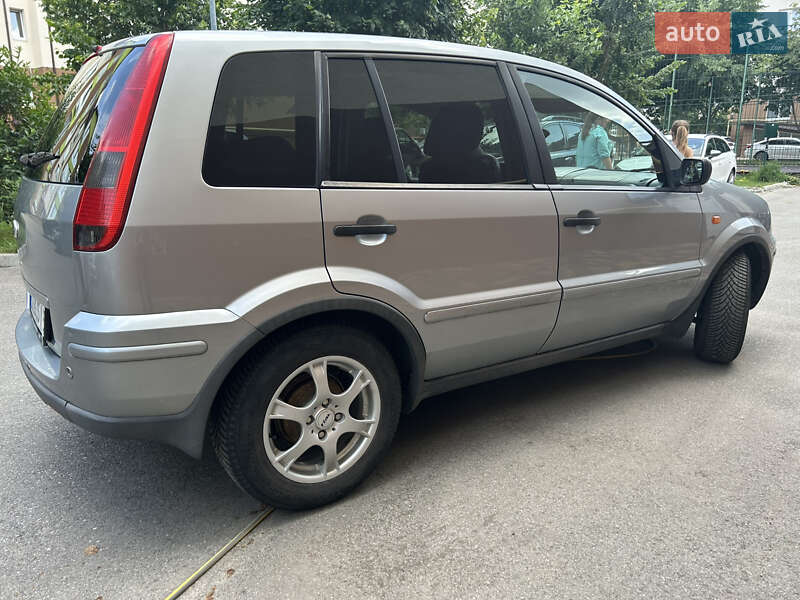 Хэтчбек Ford Fusion 2005 в Киеве