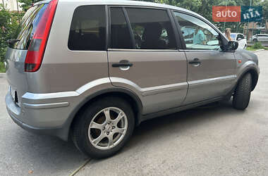 Хетчбек Ford Fusion 2005 в 