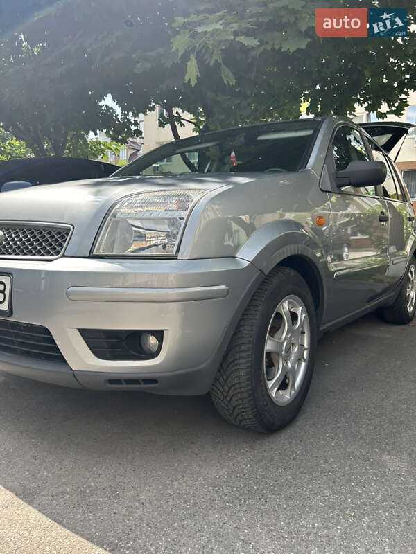 Хэтчбек Ford Fusion 2005 в Киеве