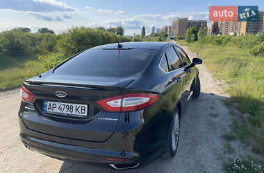 Седан Ford Fusion 2015 в 