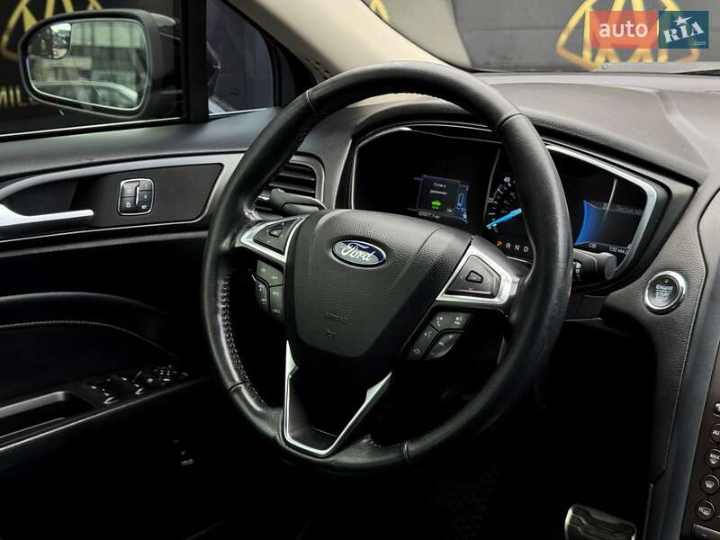 Седан Ford Fusion 2017 в Киеве фото 13 Седан Ford Fusion 2017 в Киеве