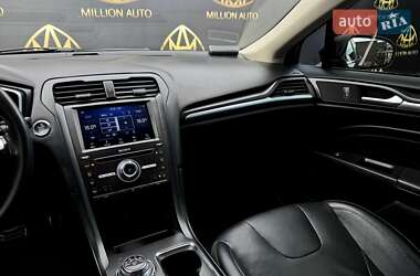 Седан Ford Fusion 2017 в 