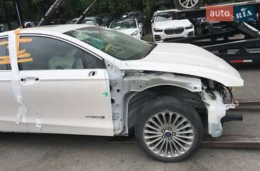 Седан Ford Fusion 2013 в 