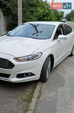 Седан Ford Fusion 2013 в 