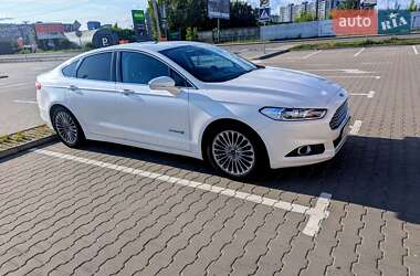 Седан Ford Fusion 2013 в 
