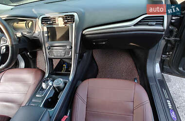 Седан Ford Fusion 2017 в 