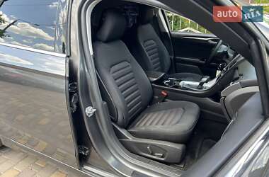 Седан Ford Fusion 2015 в 