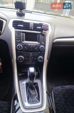 Седан Ford Fusion 2014 в 
