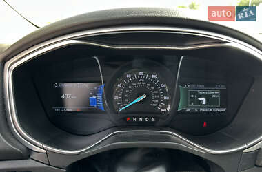 Седан Ford Fusion 2015 в 