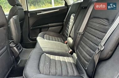 Седан Ford Fusion 2015 в 