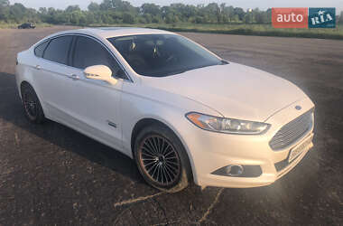 Седан Ford Fusion 2016 в 