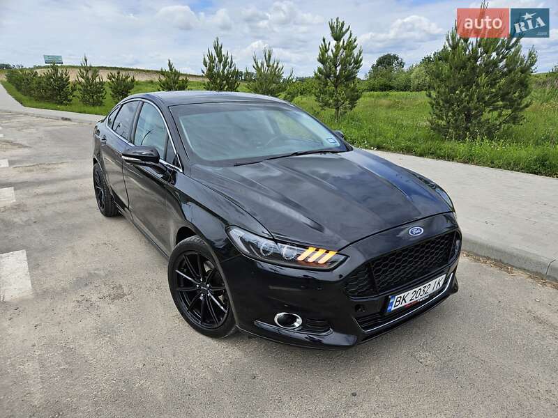 Седан Ford Fusion 2016 в 