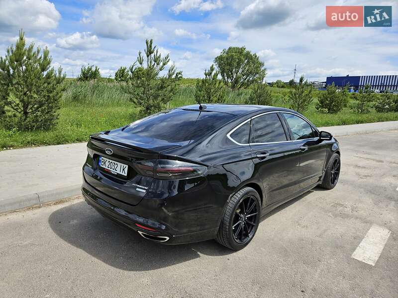Седан Ford Fusion 2016 в Гоще