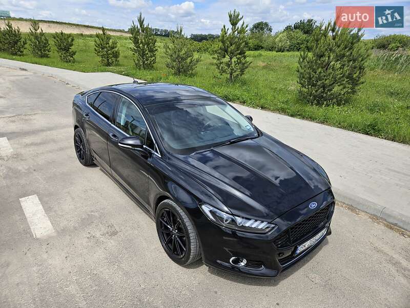 Седан Ford Fusion 2016 в Гоще