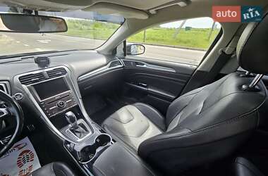 Седан Ford Fusion 2016 в 