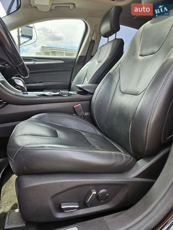 Седан Ford Fusion 2016 в Гоще