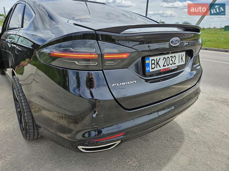 Седан Ford Fusion 2016 в Гоще