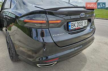Седан Ford Fusion 2016 в 