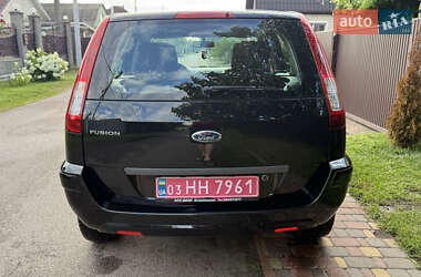 Хэтчбек Ford Fusion 2007 в 
