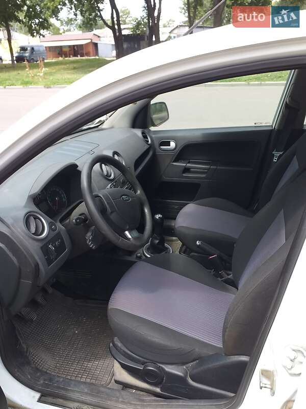 Хэтчбек Ford Fusion 2010 в Днепре