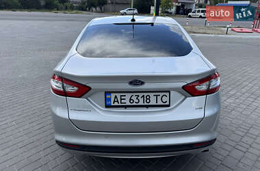 Седан Ford Fusion 2016 в 