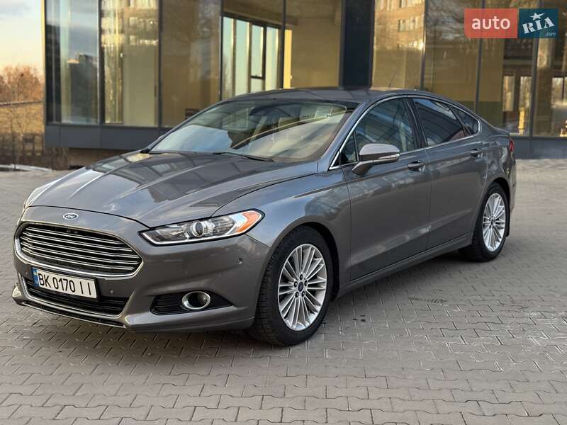 Седан Ford Fusion 2014 в 