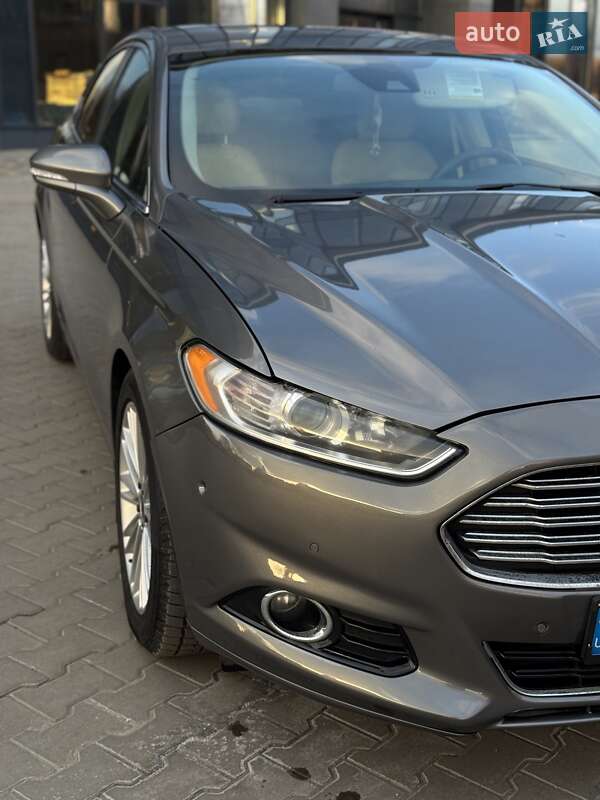 Седан Ford Fusion 2014 в Ровно