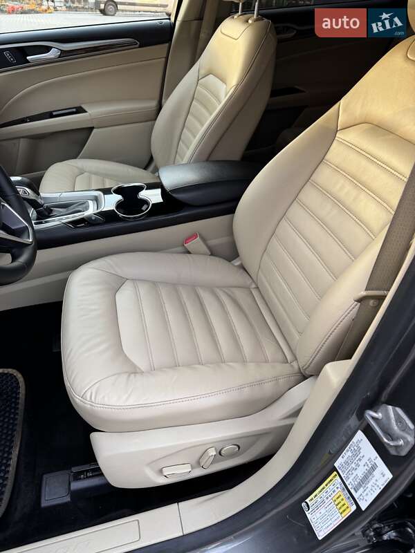 Седан Ford Fusion 2014 в Ровно