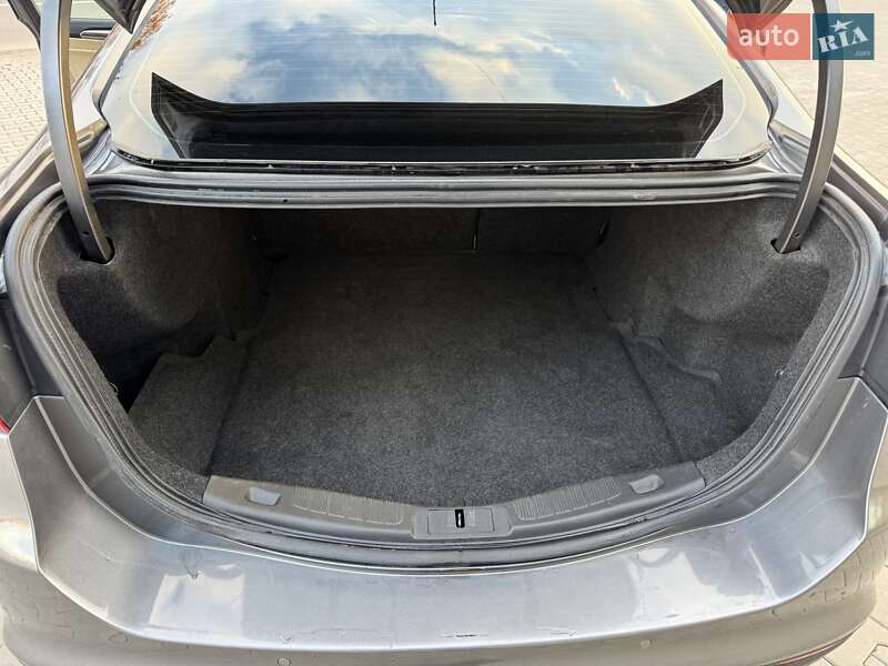 Седан Ford Fusion 2014 в Ровно