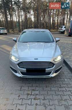 Седан Ford Fusion 2015 в Львове
