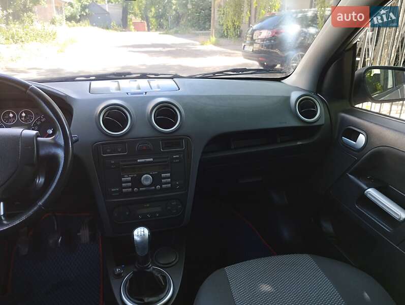 Хэтчбек Ford Fusion 2006 в Черноморске фото 30 Хэтчбек Ford Fusion 2006 в Черноморске