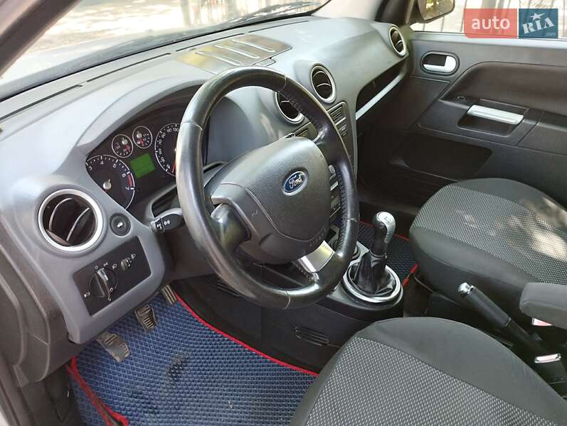 Хэтчбек Ford Fusion 2006 в Черноморске фото 23 Хэтчбек Ford Fusion 2006 в Черноморске