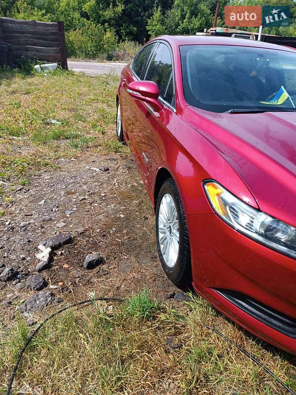 Седан Ford Fusion 2015 в 
