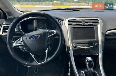 Седан Ford Fusion 2013 в 