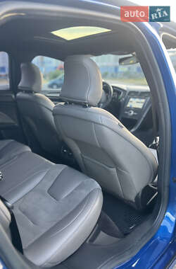 Седан Ford Fusion 2016 в 