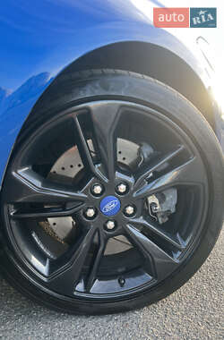 Седан Ford Fusion 2016 в 