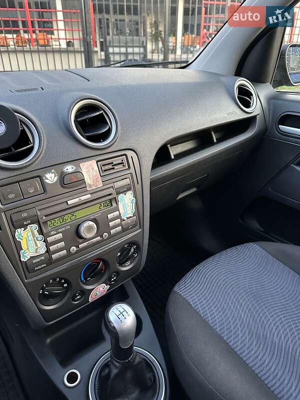 Хэтчбек Ford Fusion 2006 в Киеве
