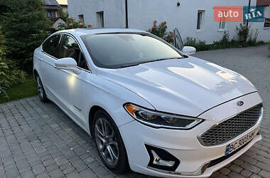 Седан Ford Fusion 2018 в Львові