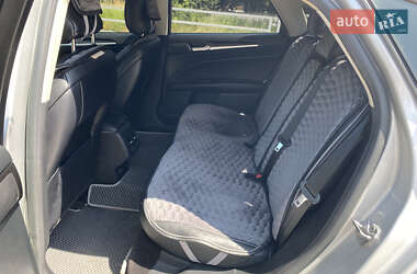 Седан Ford Fusion 2016 в 