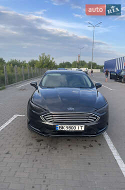 Седан Ford Fusion 2016 в 