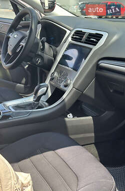 Седан Ford Fusion 2014 в 
