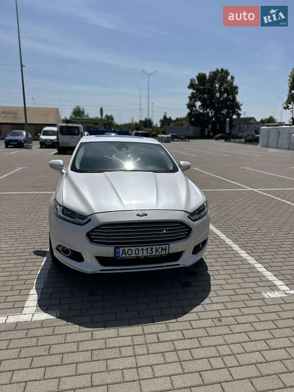 Седан Ford Fusion 2013 в Хусте