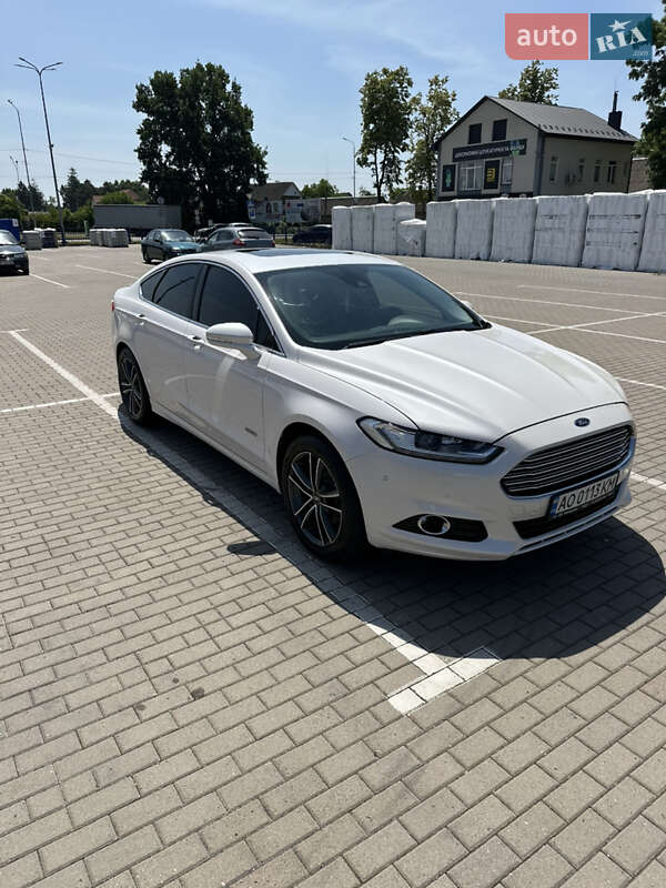 Седан Ford Fusion 2013 в Хусте