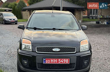 Хэтчбек Ford Fusion 2008 в 
